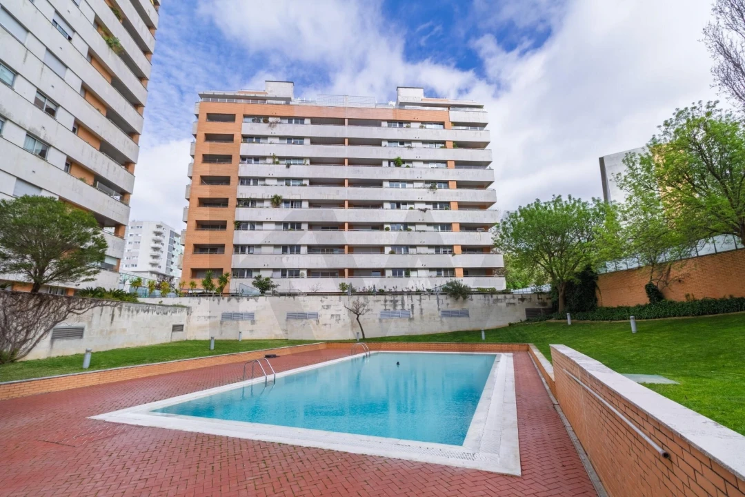 Apartamento T1 para Venda em Santa Clara Foto 1