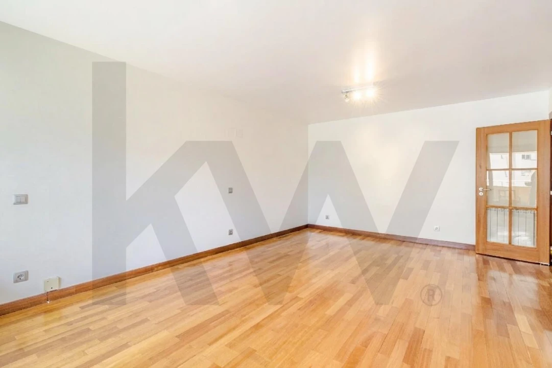 Apartamento T1 para Venda em Santa Clara Foto 4