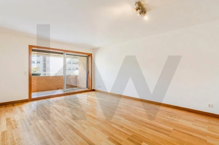 Apartamento T1 para Venda em Santa Clara Foto 3