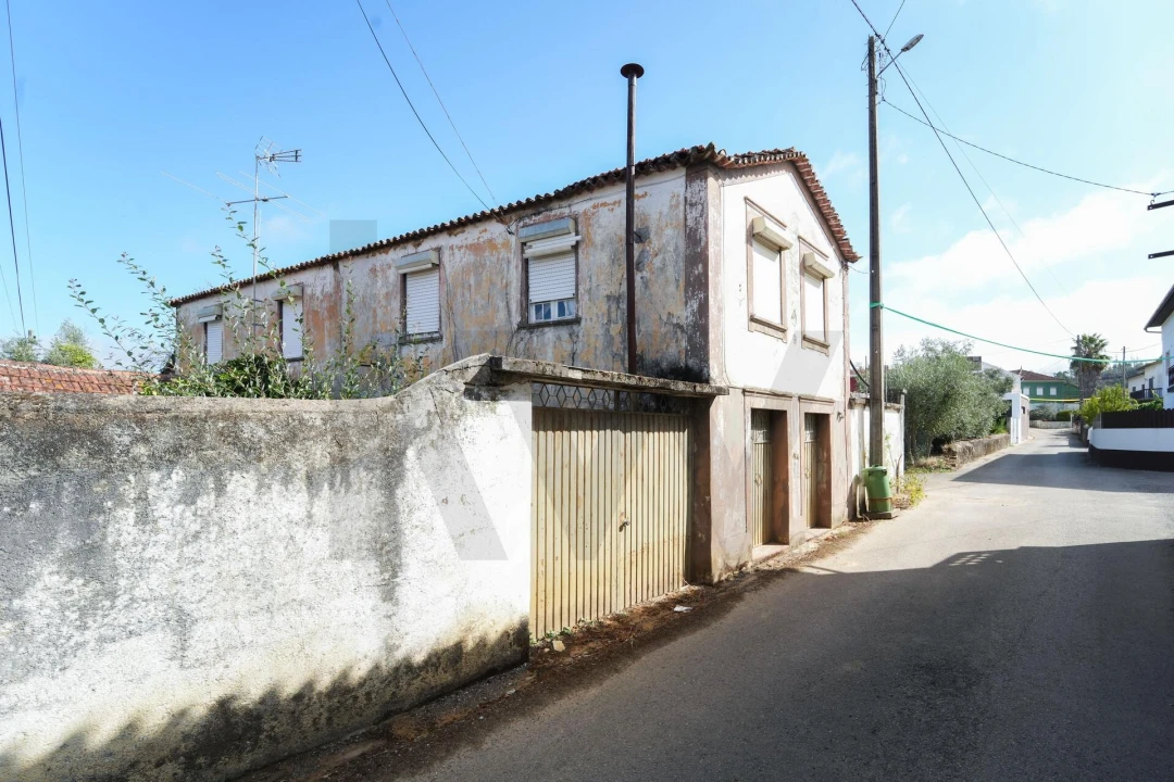 Moradia T3 para Venda em Arrifana Foto 1