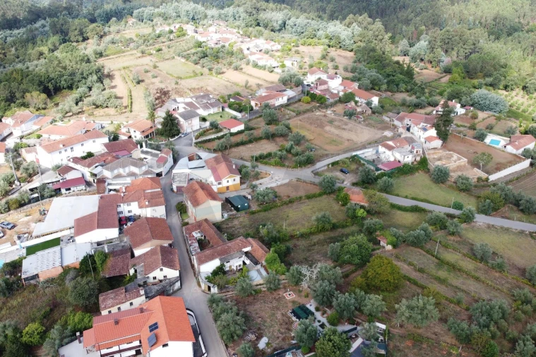 Moradia T3 para Venda em Arrifana Foto 44