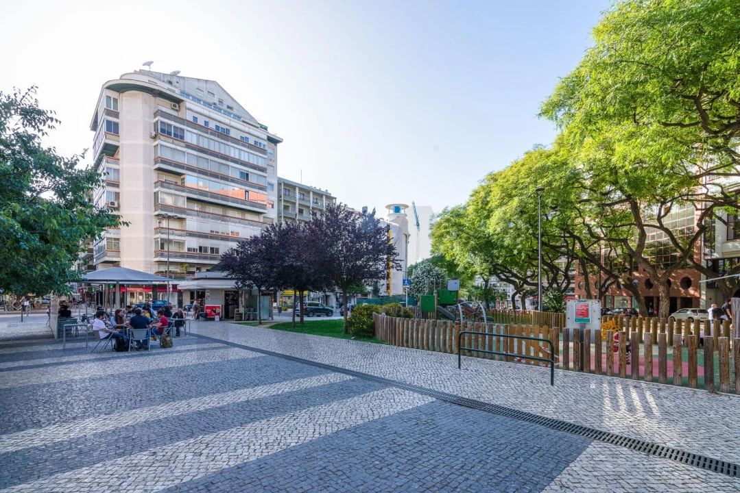 Loja para Arrendamento em Avenidas Novas Foto 14