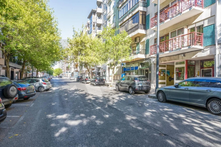 Loja para Arrendamento em Avenidas Novas Foto 3