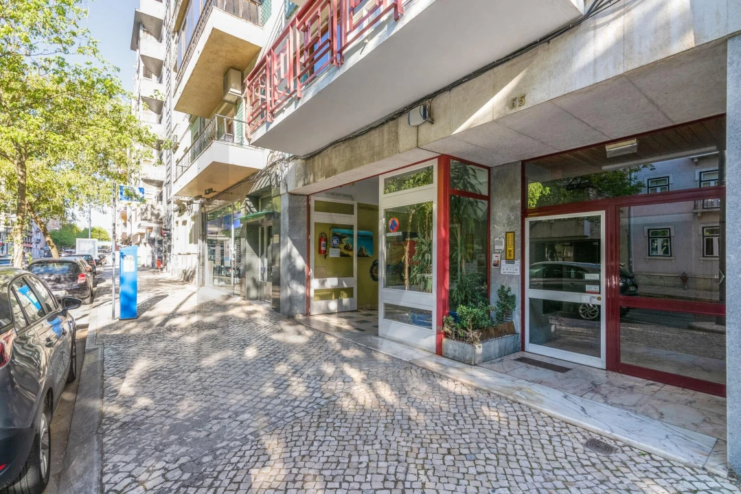 Loja para Arrendamento em Avenidas Novas Foto 1