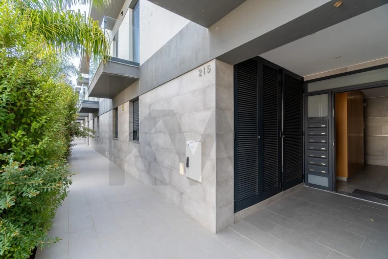 Apartamento T2 para Venda em Faro (Sé e São Pedro) Foto 6