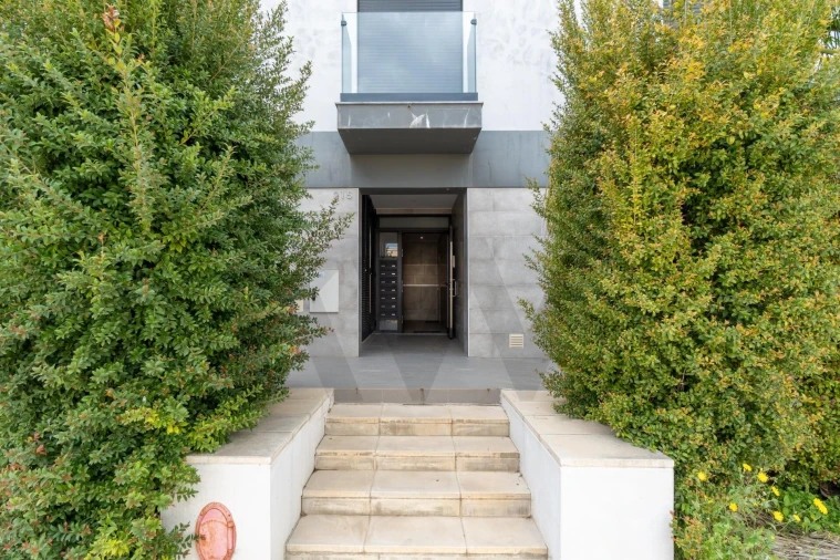 Apartamento T2 para Venda em Faro (Sé e São Pedro) Foto 4