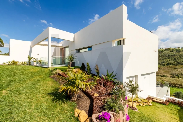 Moradia T4 para Venda em Santo Isidoro Foto 5