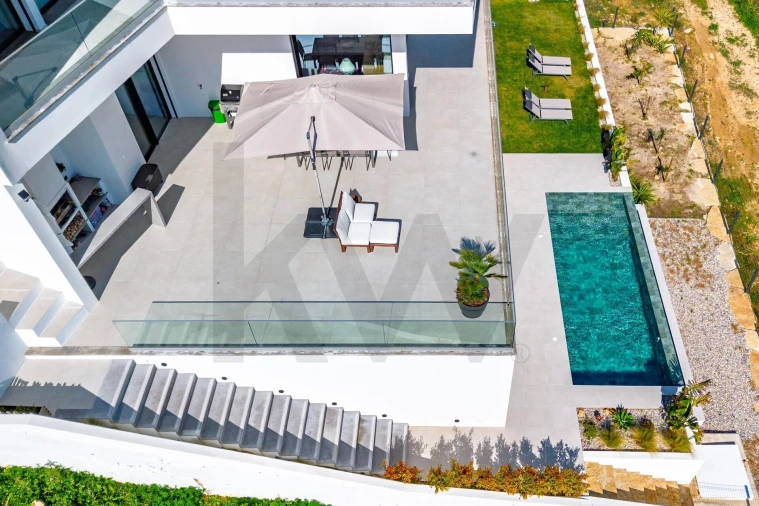 Moradia T4 para Venda em Santo Isidoro Foto 2