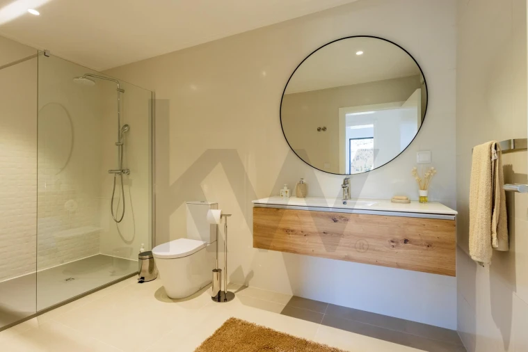 Moradia T4 para Venda em Santo Isidoro Foto 48