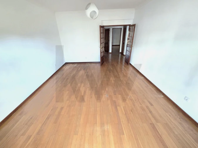 Apartamento T2 para Venda em Cascais e Estoril Foto 3