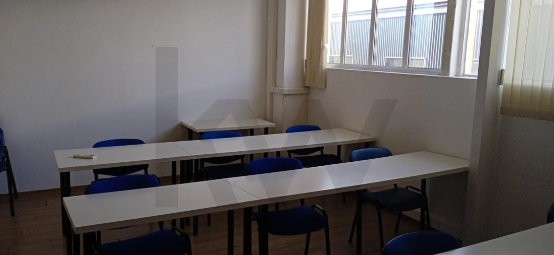 Armazém para Venda em Sacavém e Prior Velho Foto 10