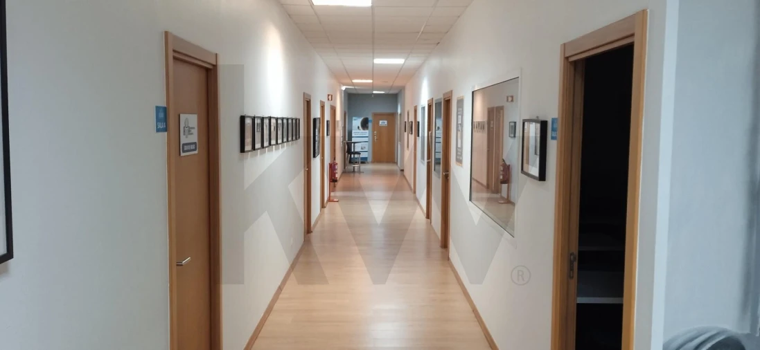 Armazém para Venda em Sacavém e Prior Velho Foto 3