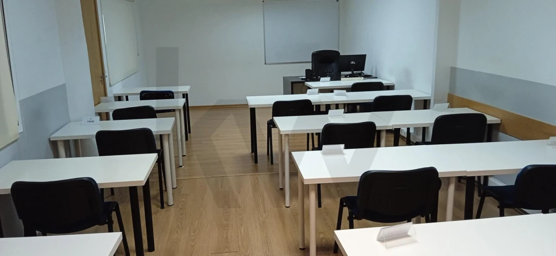 Armazém para Venda em Sacavém e Prior Velho Foto 6