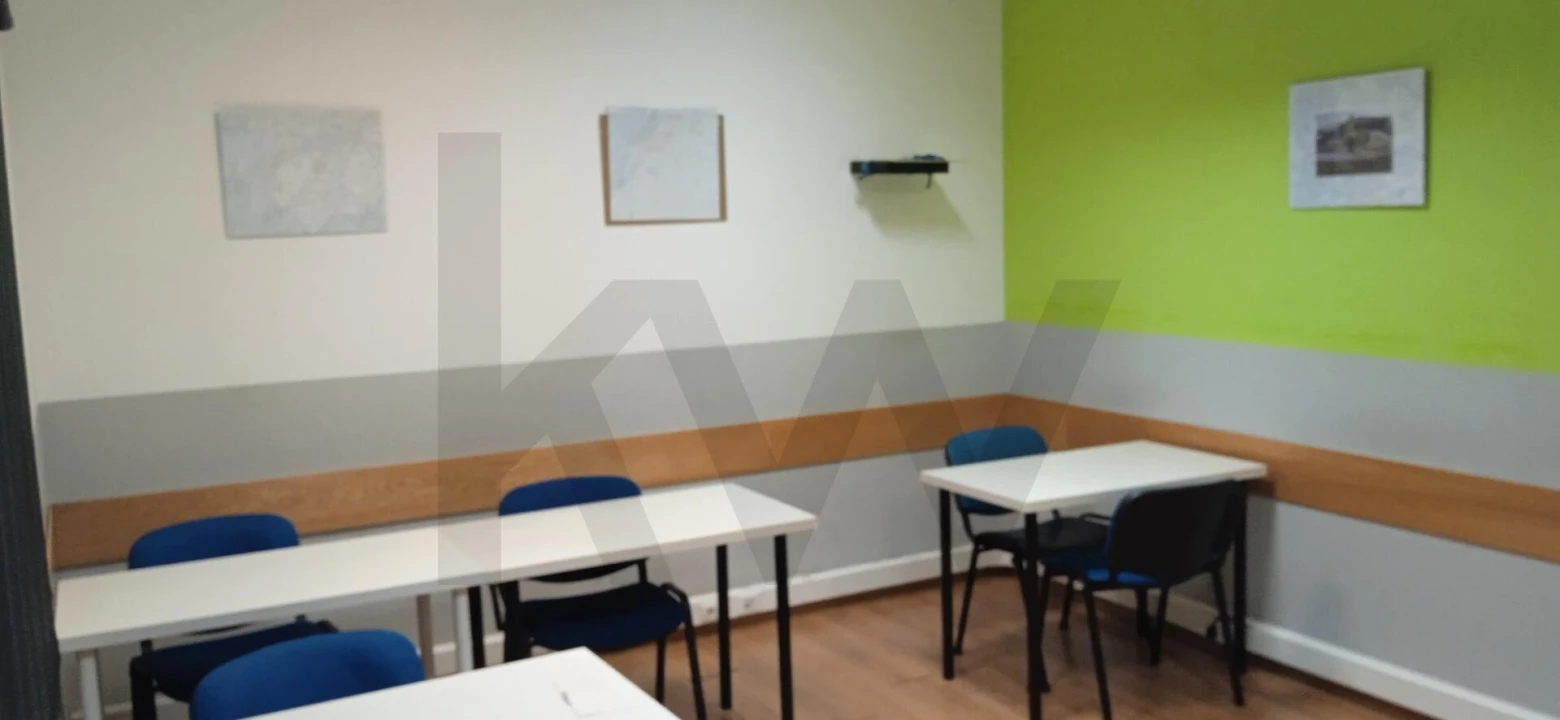 Armazém para Venda em Sacavém e Prior Velho Foto 5