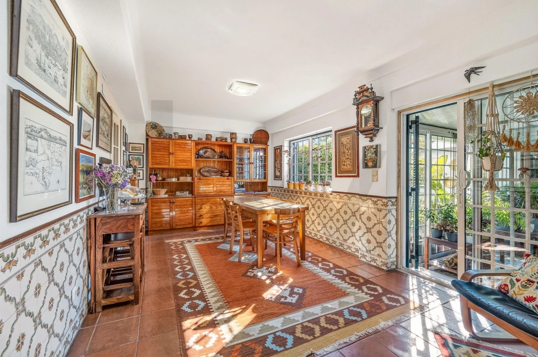 Moradia T4 para Venda em Campolide Foto 6