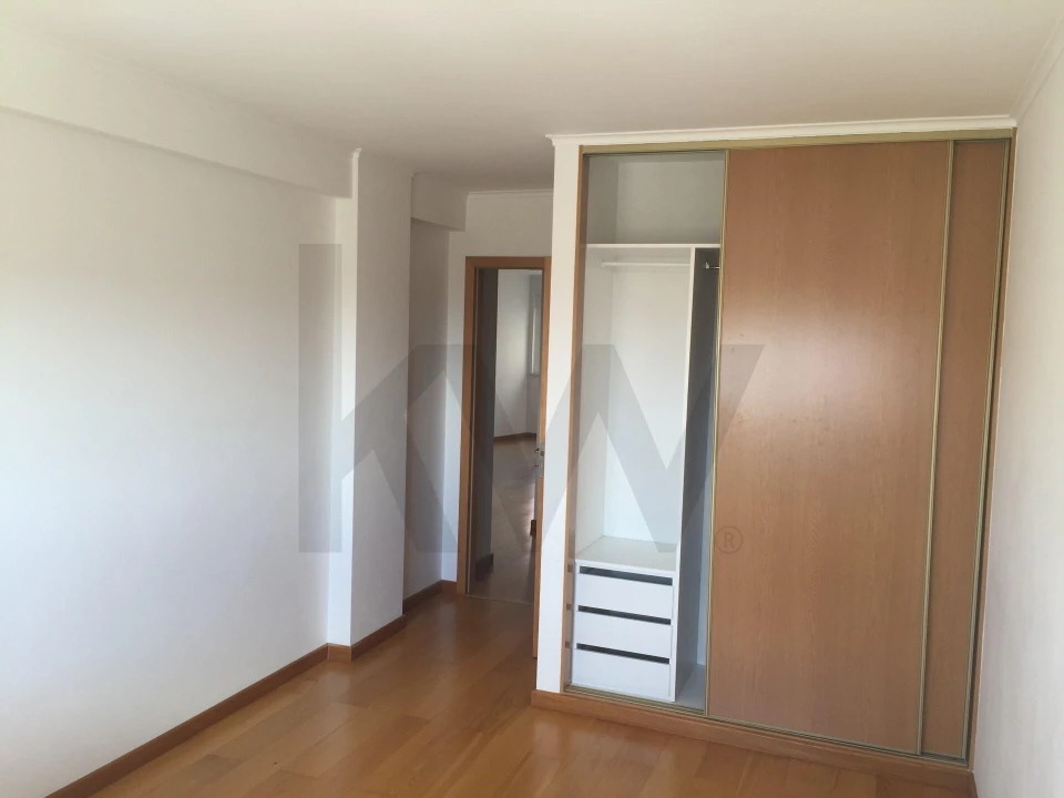 Apartamento T2 para Arrendamento em Beato Foto 8