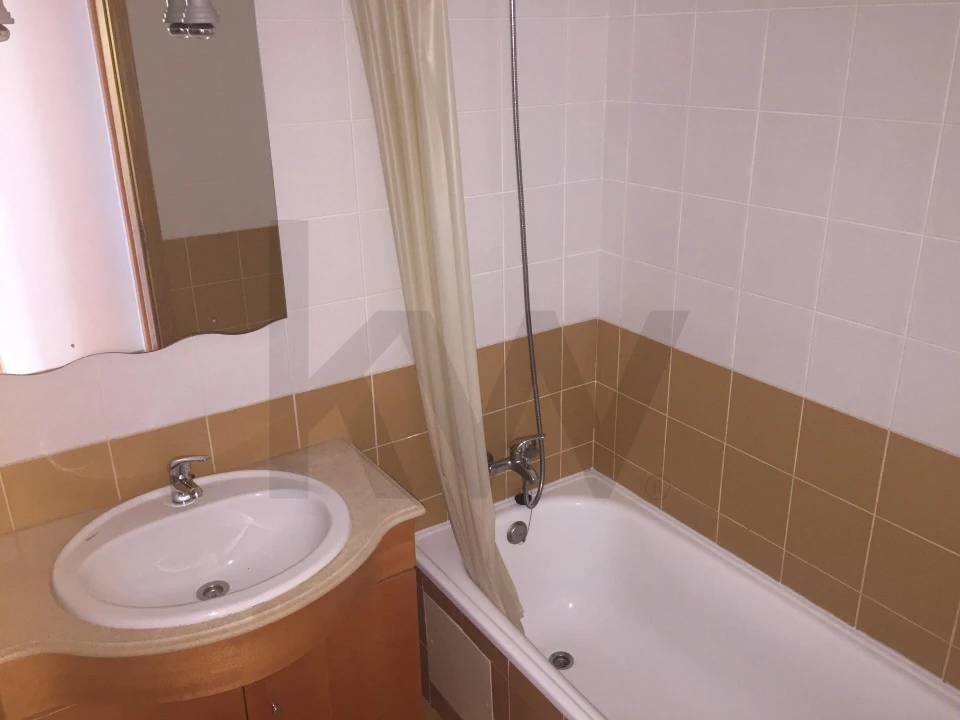 Apartamento T2 para Arrendamento em Beato Foto 14