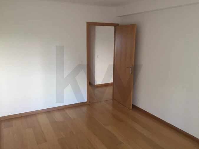 Apartamento T2 para Arrendamento em Beato Foto 6