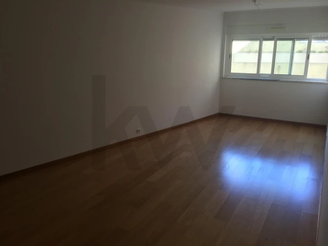 Apartamento T2 para Arrendamento em Beato Foto 4