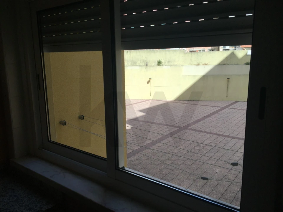 Apartamento T2 para Arrendamento em Beato Foto 13