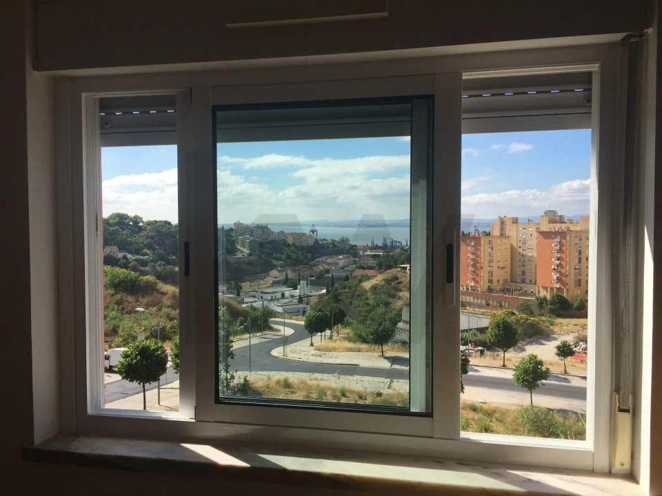 Apartamento T2 para Arrendamento em Beato Foto 9