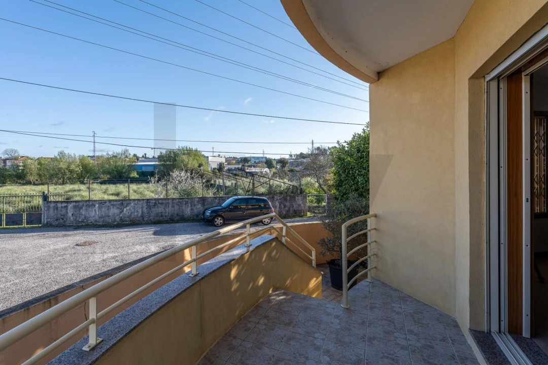 Apartamento T2 para Venda em Canelas Foto 24