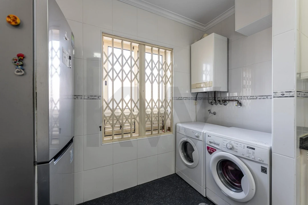 Apartamento T2 para Venda em Canelas Foto 14