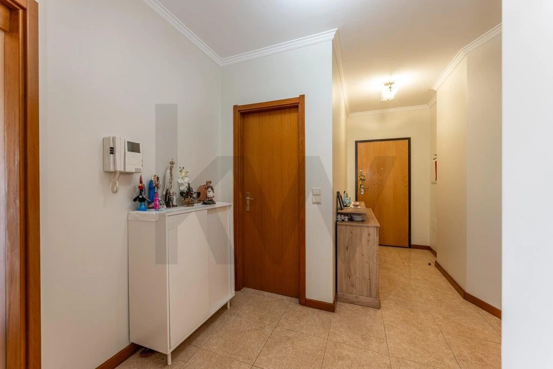 Apartamento T2 para Venda em Canelas Foto 4