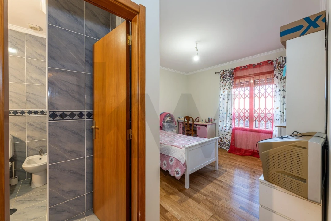 Apartamento T2 para Venda em Canelas Foto 8