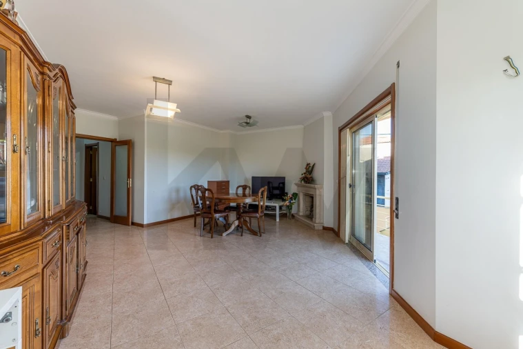 Apartamento T2 para Venda em Canelas Foto 20