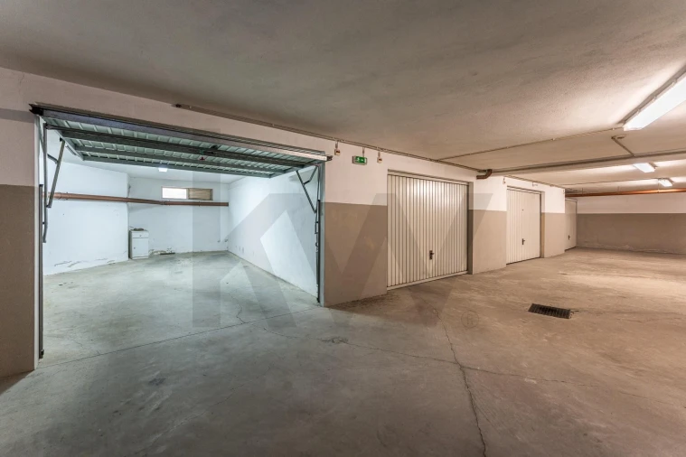 Apartamento T2 para Venda em Canelas Foto 34