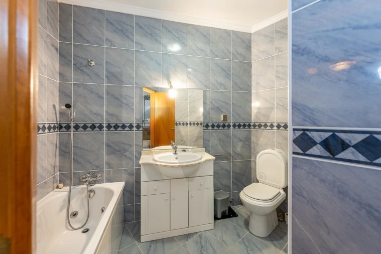 Apartamento T2 para Venda em Canelas Foto 10