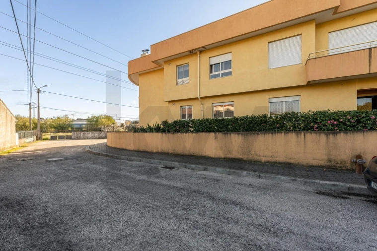 Apartamento T2 para Venda em Canelas Foto 1