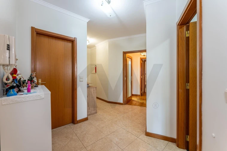 Apartamento T2 para Venda em Canelas Foto 5