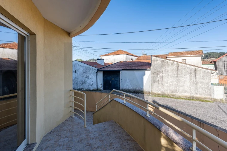 Apartamento T2 para Venda em Canelas Foto 23