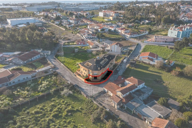 Apartamento T2 para Venda em Canelas Foto 37