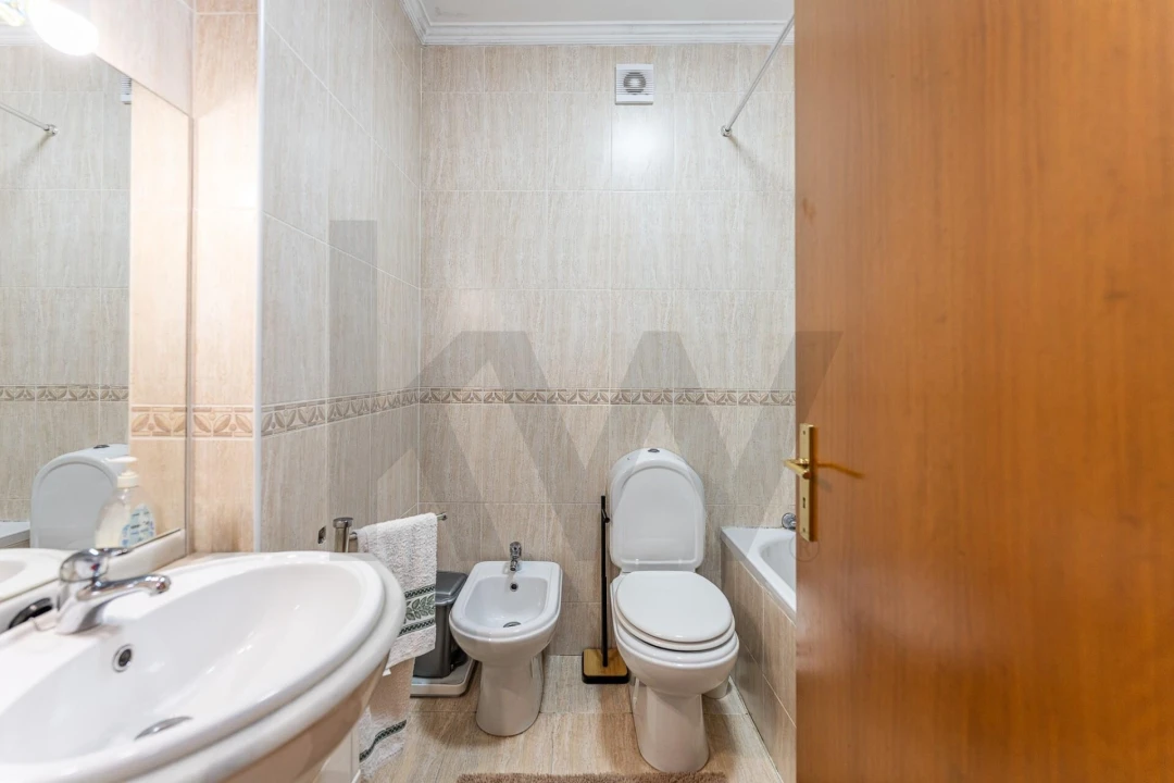 Apartamento T2 para Venda em Canelas Foto 12