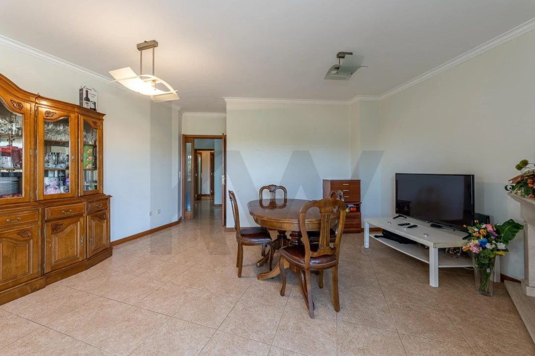 Apartamento T2 para Venda em Canelas Foto 21