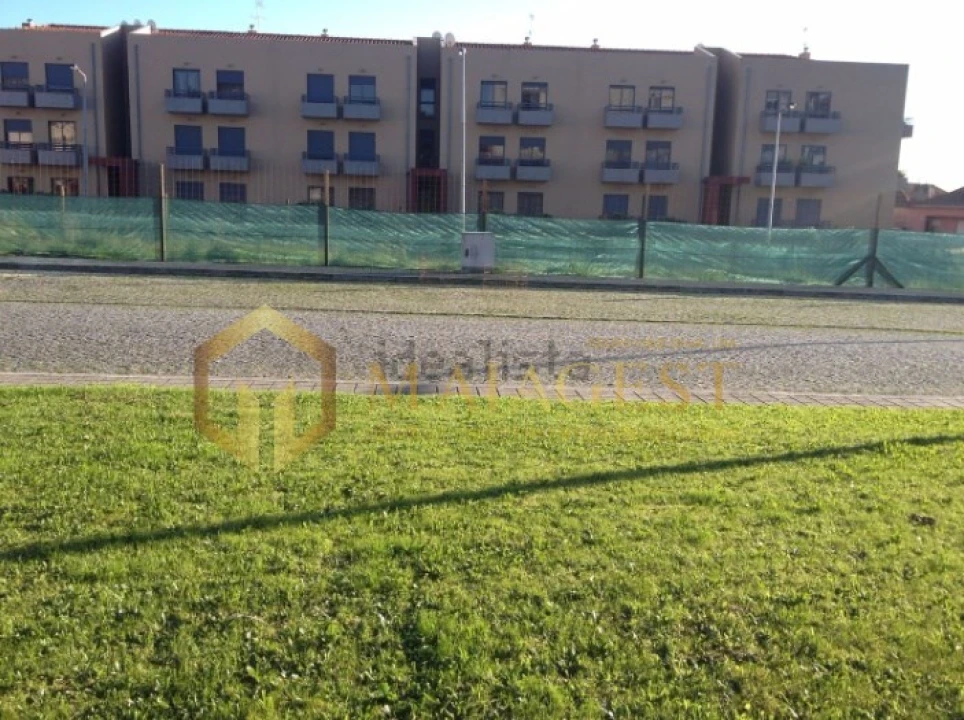 Terreno para Venda em Campanhã Foto 6