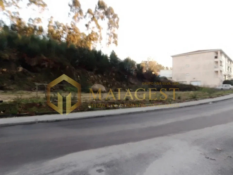 Terreno para Venda em Lodares Foto 1