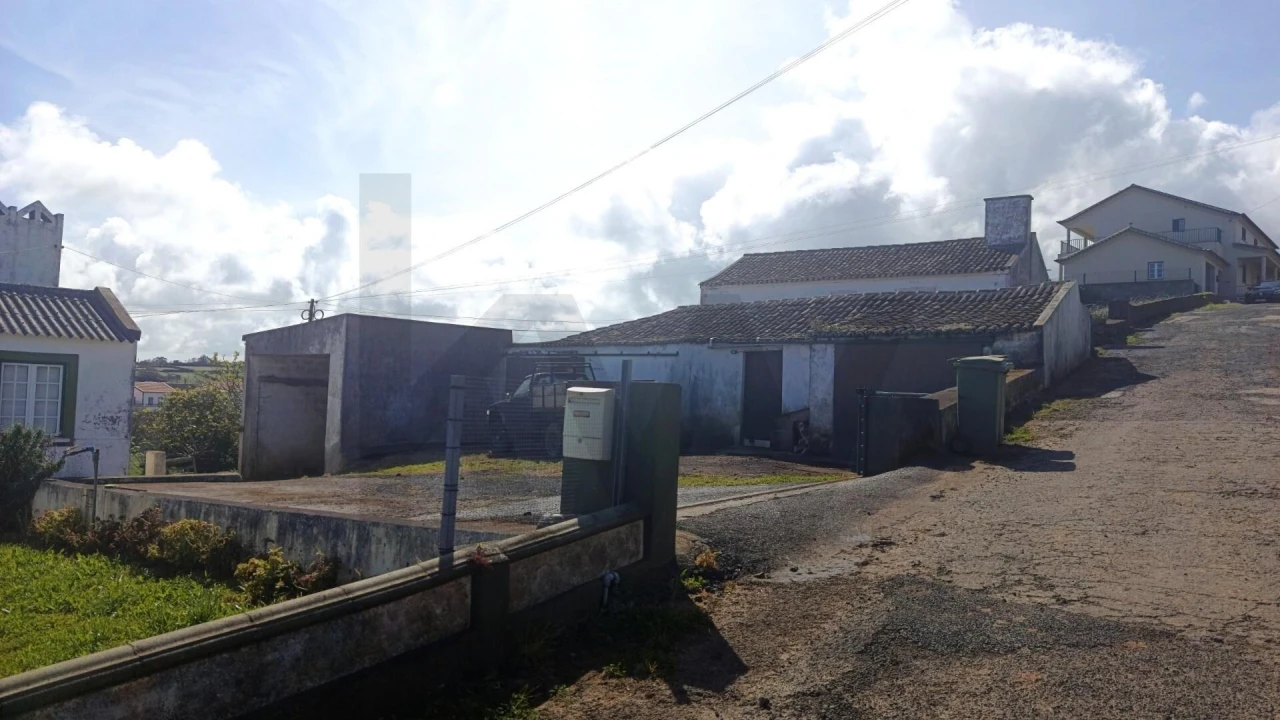 Moradia T3 para Venda em Vila Nova Foto 8