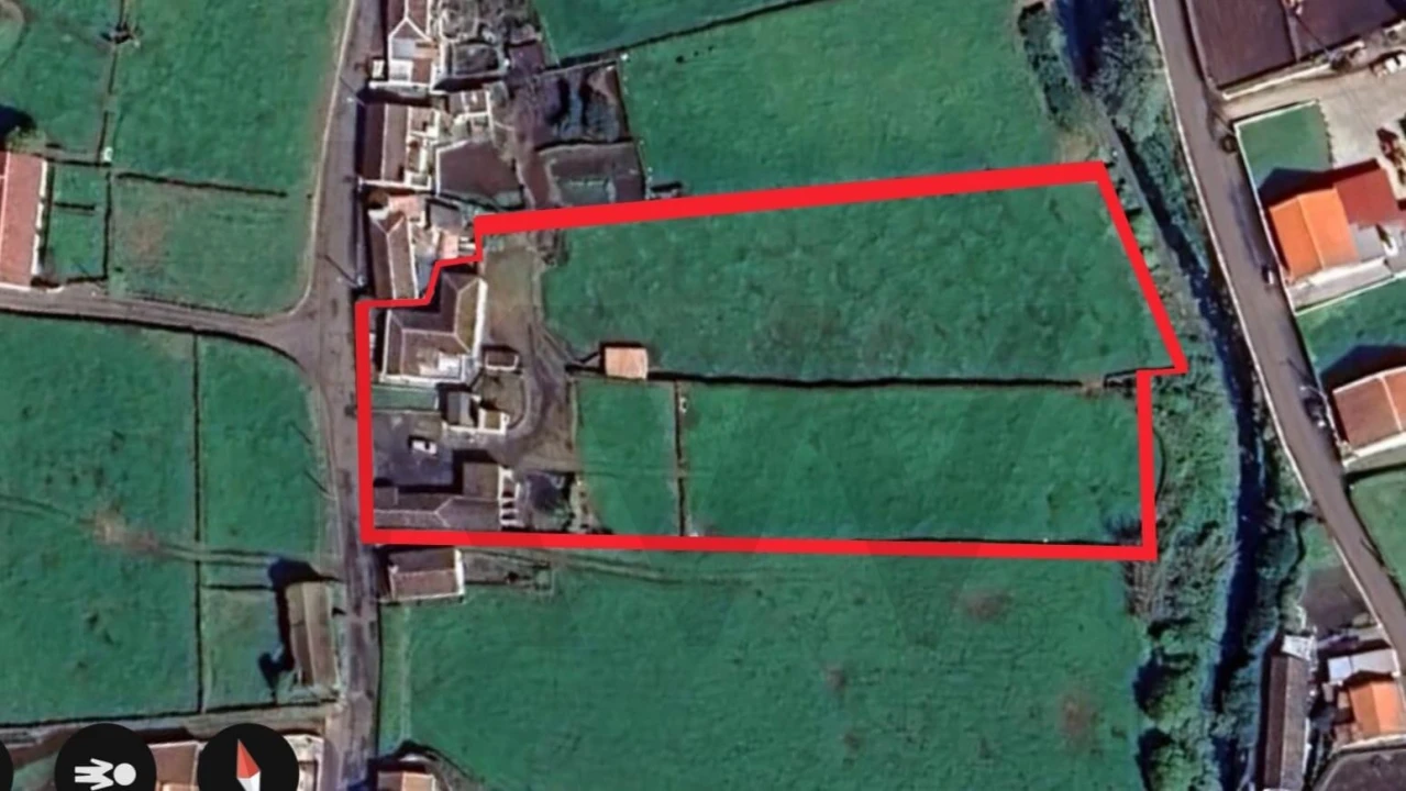 Moradia T3 para Venda em Vila Nova Foto 22