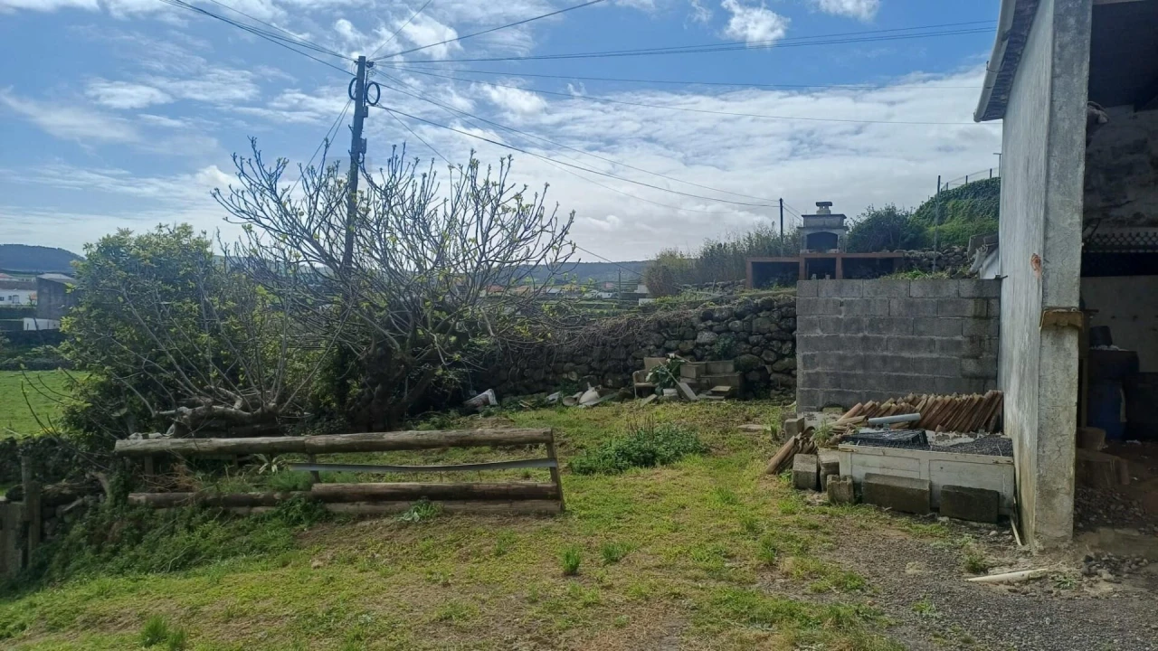 Moradia T3 para Venda em Vila Nova Foto 11