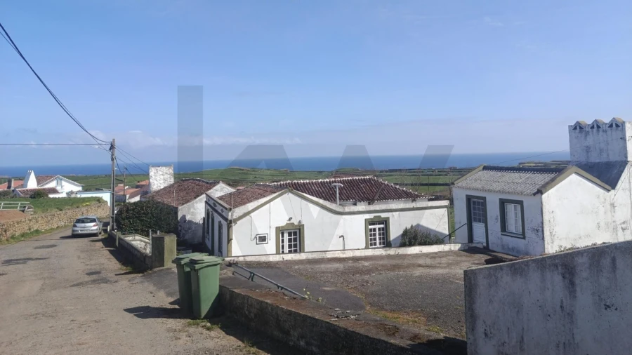 Moradia T3 para Venda em Vila Nova Foto 2