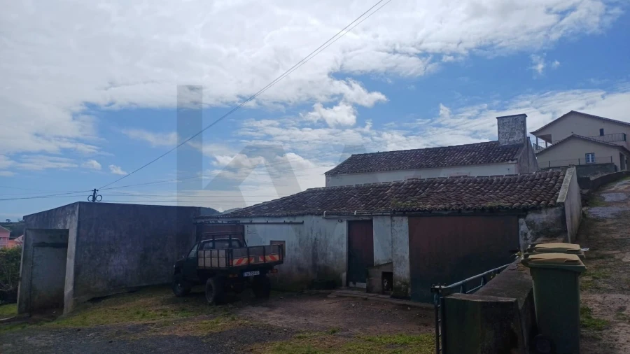 Moradia T3 para Venda em Vila Nova Foto 9