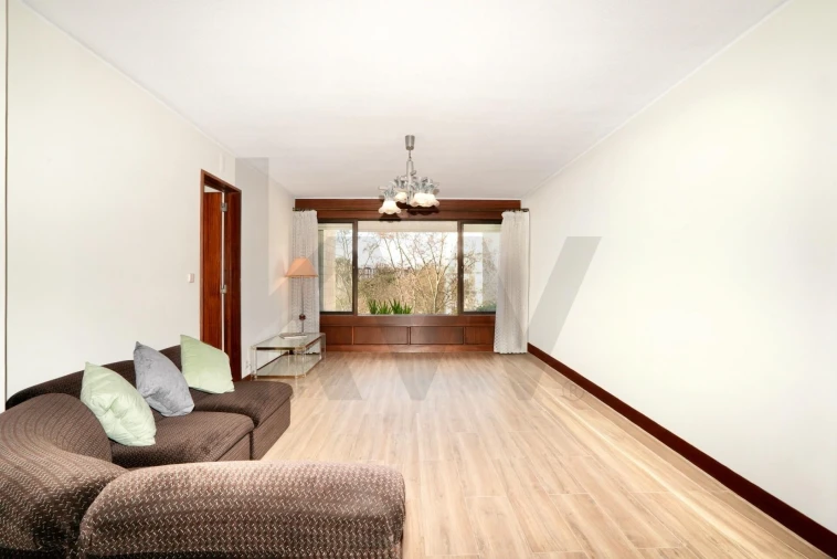 Apartamento T3 para Venda em Benfica Foto 3