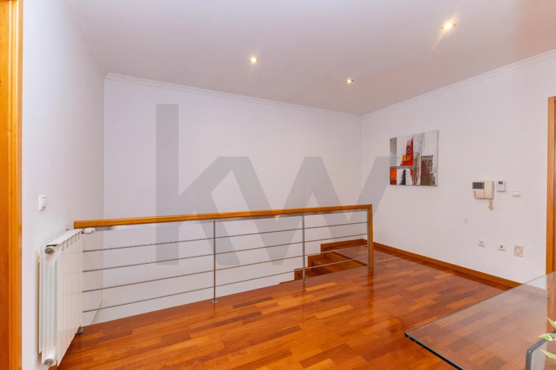 Moradia T4 para Venda em Argoncilhe Foto 13