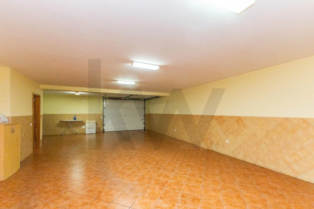 Moradia T4 para Venda em Argoncilhe Foto 24