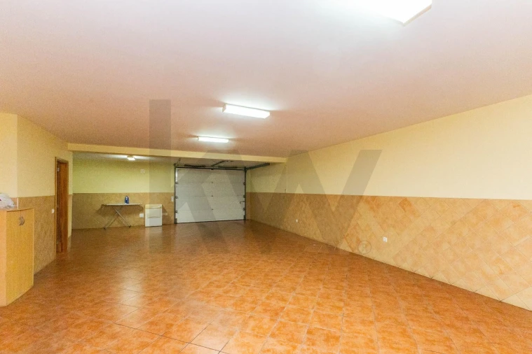 Moradia T4 para Venda em Argoncilhe Foto 24