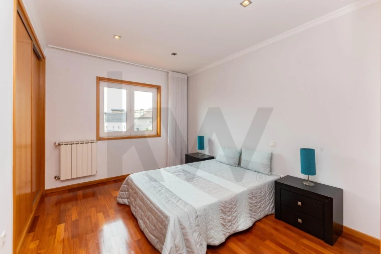 Moradia T4 para Venda em Argoncilhe Foto 15